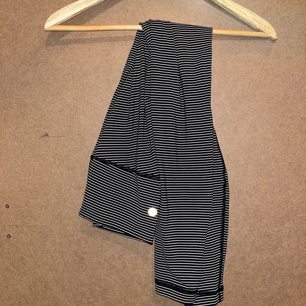 Lululemon size 4